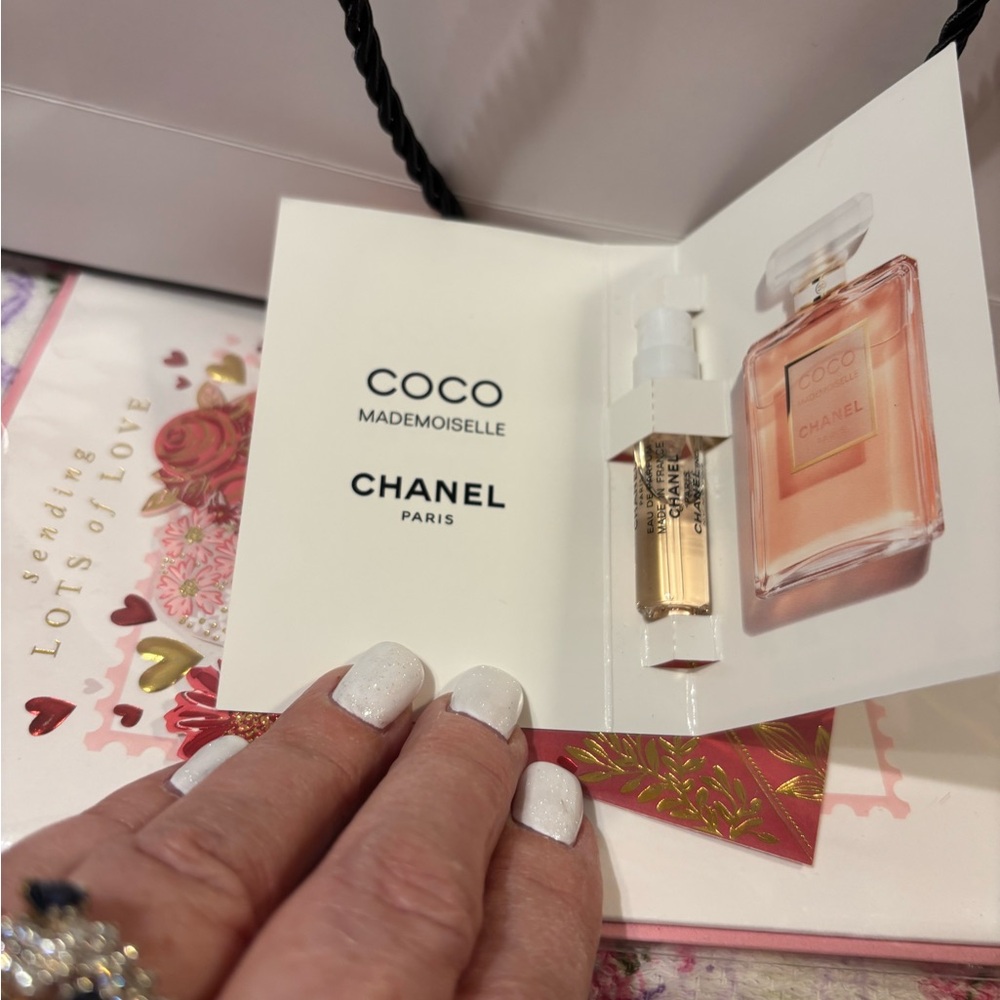 NEW Chanel CHANCE, COCO Perfume Set with Unique CHANEL Gift box 
Items sample sz - Picture 4 of 11